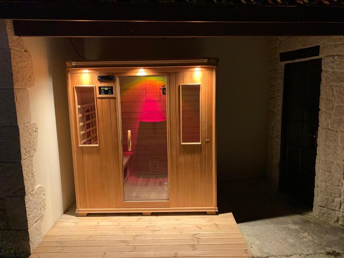 Bed and Breakfast Le Jardin Des Hirondelles Blanzaguet-Saint-Cybard Esterno foto