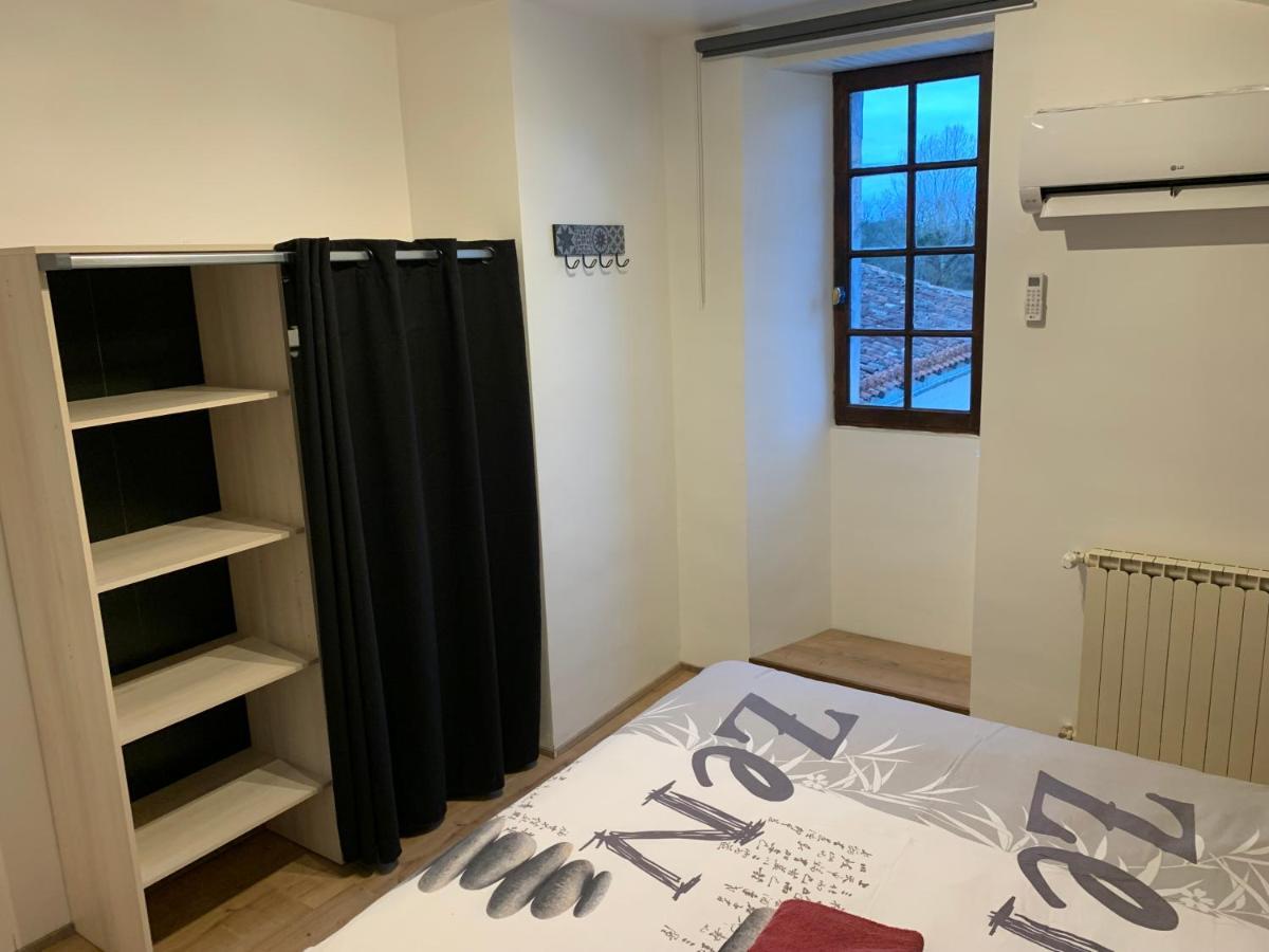 Bed and Breakfast Le Jardin Des Hirondelles Blanzaguet-Saint-Cybard Esterno foto