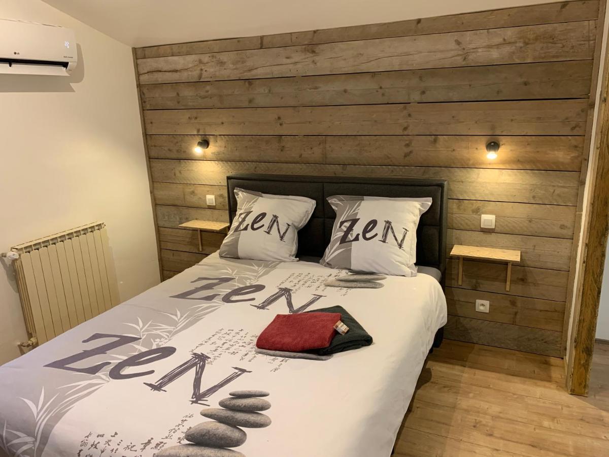 Bed and Breakfast Le Jardin Des Hirondelles Blanzaguet-Saint-Cybard Esterno foto