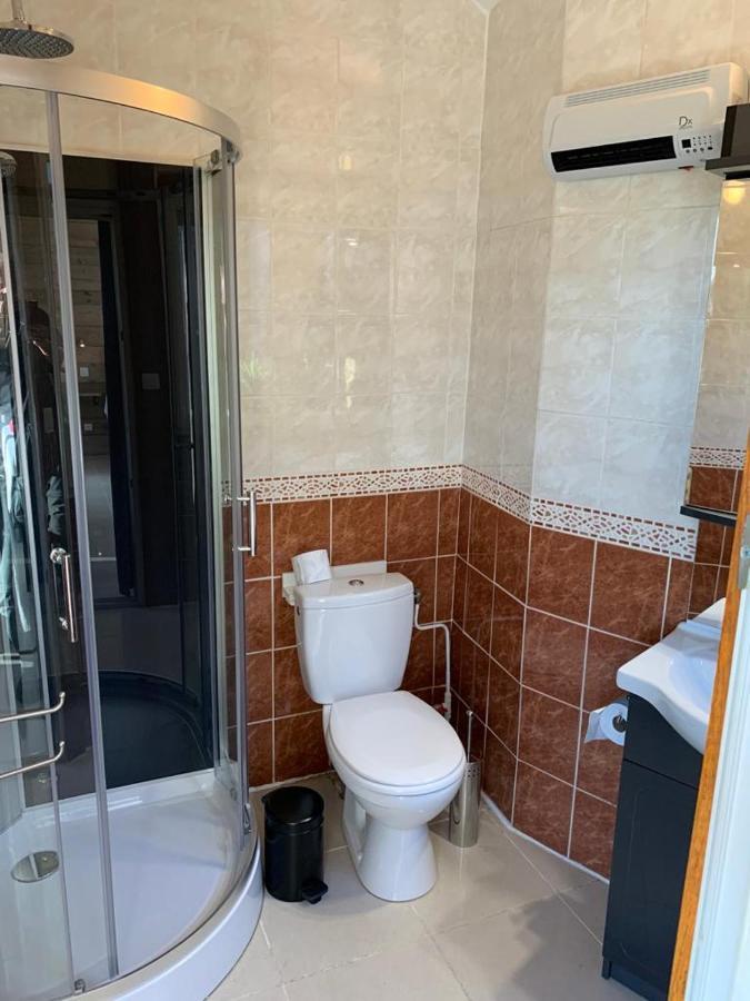 Bed and Breakfast Le Jardin Des Hirondelles Blanzaguet-Saint-Cybard Esterno foto